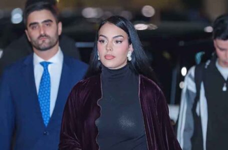 شاهد.. إطلالة جورجينا في حفل توزيع جوائز صناع الترفيه بالرياض…