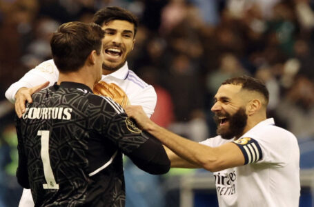 ريال مدريد يفوز على فالنسيا بركلات الترجيح ويبلغ نهائي كأس السوبر…  ￼