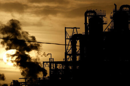 النفط يتراجع قبل اجتماعين مرتقبين لأوبك+ والمركزي الأميركي……    