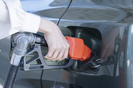 صندوق النقد يتوقع هبوط أسعار النفط خلال العام الحالي بنسبة 16%……     