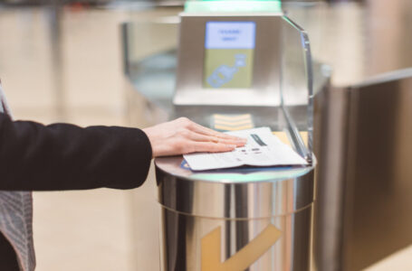 وزارة الداخلية: التأشيرة الإلكترونية تصدر فورا بعد تعبئة البيانات…..     