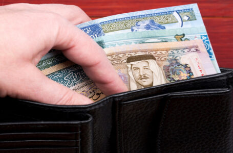 لجنة العمل الثلاثية تجتمع اليوم لبحث الحد الأدنى للأجور……..          