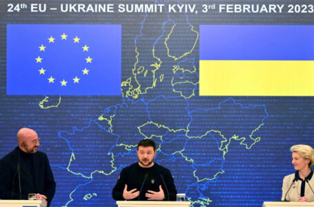 زيلينسكي: من “الممكن” أن نبدأ مفاوضات الانضمام للاتحاد الأوروبي هذا العام…….      