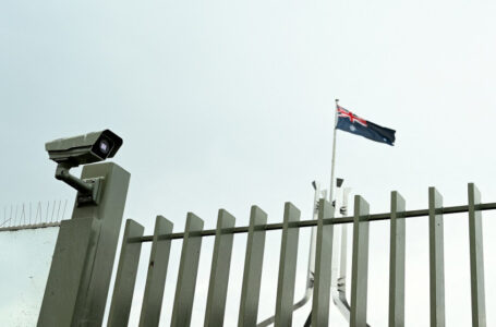 انقطاع الكهرباء عن آلاف المنازل في نيوزيلندا جراء عاصفة استوائية ……..