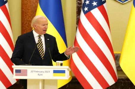 الولايات المتحدة أبلغت روسيا بشأن زيارة بايدن لأوكرانيا “قبل ساعات” من حصولها…….     ￼