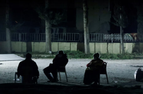 تقارير عن عالقين تحت الأنقاض في هاتاي وتحذير من الاقتراب من السواحل…….       ￼