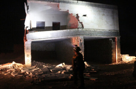 أكثر من 130 مصابا في شمال غربي سوريا عقب زلزال مزدوج جنوبي تركيا……..        ￼