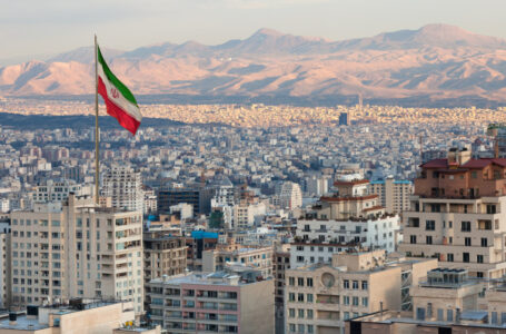 عائلة الفرنسية كولر المحتجزة في إيران تتواصل معها للمرة الثانية خلال 300 يوم……..            ￼