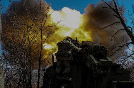 زيلينسكي: إذا سيطرت روسيا على باخموت سيصبح الطريق مفتوحا أمامها……..