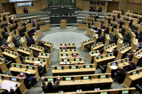 جلسة رقابية لمجلس النواب اليوم للاستماع لإجابة الحكومة على 20 سؤالاً……..        ￼