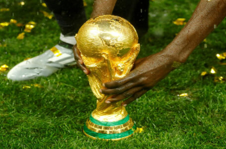 المغرب سيقدّم ترشيحا مشتركا مع إسبانيا والبرتغال لتنظيم كأس العالم 2030………      ￼