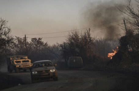 أ ف ب: إطلاق ذخيرة تحوي الفوسفور الأبيض على مدينة مجاورة لباخموت شرقي أوكرانيا…….          ￼