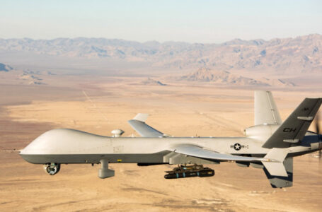 اصطدام مقاتلة روسية بمسيَّرة أميركية فوق البحر الأسود وموسكو تنفي وقوفها وراء الحادث…….        ￼