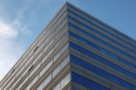 أوكرانيا تحصل على خطة مساعدة من صندوق النقد بقيمة 15.6 مليار دولار…….        ￼