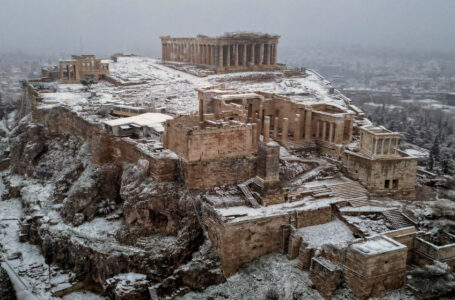رئيس الوزراء اليوناني: الانتخابات العامة ستجري في أيار…….       