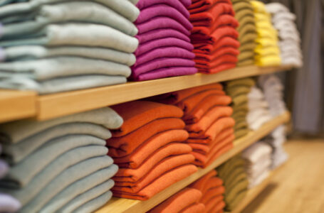 توقع باستيراد ألبسة بقرابة 65 مليون دينار لموسم العيد…….