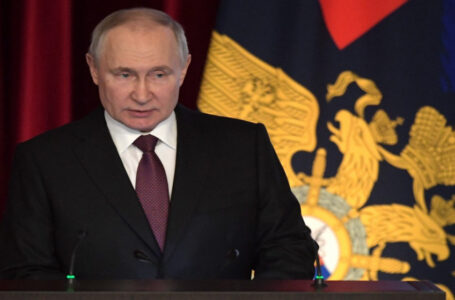 بوتين يهدد باستخدام قذائف اليورانيوم المنضب إن تلقت أوكرانيا ذخائر مماثلة…….         ￼