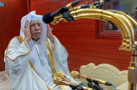“بلال الحرم” .. أذان لم ينقطع على مدى 45 عاماً……..