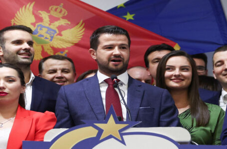 تقديرات: ياكوف ميلاتوفيتش يفوز بالانتخابات الرئاسية في مونتينيغرو……..      ￼