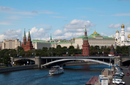 روسيا: استقبلنا أكثر من 5 ملايين لاجئ من أوكرانيا منذ شباط 2022……..       ￼