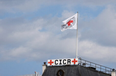 “الصليب الأحمر” يقرّ خطة تقشف تشمل إلغاء 1500 وظيفة بسبب نقص التبرعات……..        ￼