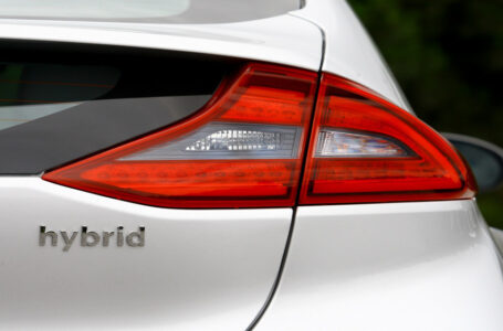 نمو التخليص على مركبات الهايبرد في الربع الأول من العام الحالي بنسبة 192%……..