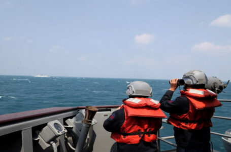 الصين تجري مناورات عسكرية تشمل تدريبا على تطويق تايوان……..        ￼