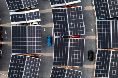 توليد الكهرباء باستخدام الرياح والطاقة الشمسية يمثل 12% من إنتاج الكهرباء العالمي……..