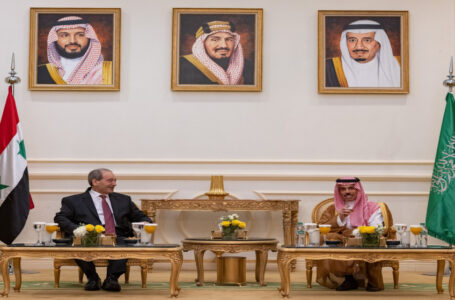 ترحيب سعودي سوري ببدء إجراءات استئناف الخدمات القنصلية والرحلات الجوية……..      ￼