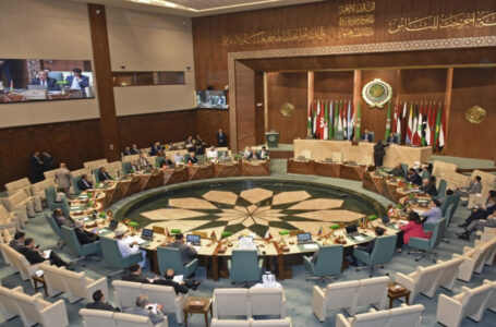 دول خليجية وعربية تبحث في السعودية الجمعة مسألة إنهاء عزلة سوريا………       ￼