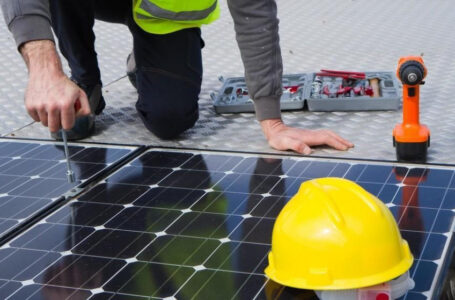 تركيب أنظمة طاقة متجددة لـ 5339 أسرة مستفيدة من صندوق المعونة في 2022……..       ￼