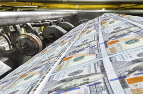 وزيرة الخزانة الأميركية: العقوبات تشكل “خطرا” محدودا على الدولار…….      ￼