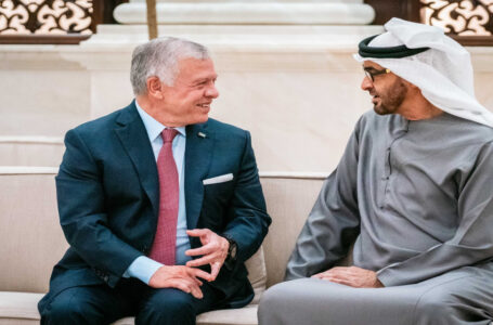 الملك يبحث مع الرئيس الإماراتي سبل توسيع التعاون بين البلدين……. 