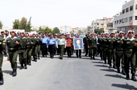 القوات المسلحة تشارك في تشييع جثمان رئيس الوزراء الأسبق مضر بدران…….       ￼