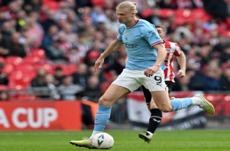 أرتيتا: لا يوجد لاعب يمكن مقارنته مع هالاند هذا الموسم…….      ￼