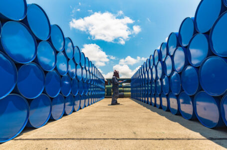 %1.4 نسبة ارتفاع قيمة الفاتورة النفطية في كانون الثاني وشباط…….       ￼