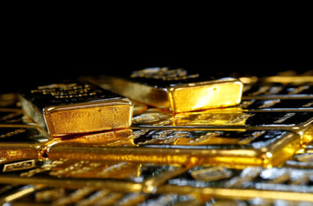 الذهب يرتفع مع ضعف الدولار…….      ￼