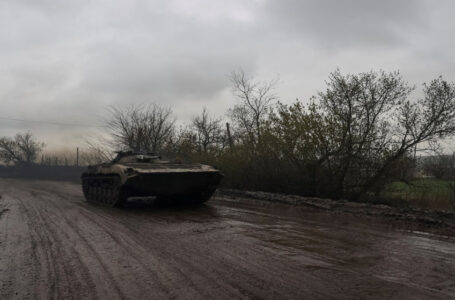 أوكرانيا تسيطر على طريق إمداد حيوي مؤد لباخموت…….     ￼