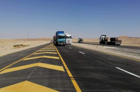 تحويلات مرورية على الطريق الصحراوي لتأهيل المسرب الأيسر عند نزول النقب……..     ￼