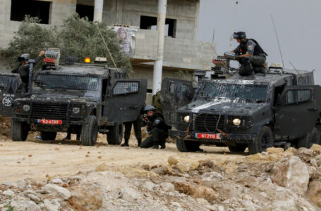 3 شهداء فلسطينيين بعد اقتحام قوات الاحتلال الإسرائيلي البلدة القديمة في نابلس……..      ￼