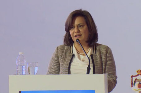 وزيرة الاستثمار: مشاريع استثمارية ستوفر 3200 فرصة عمل…….      ￼