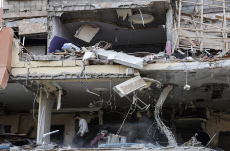 استشهاد 13 فلسطينيا جراء غارات إسرائيلية على غزة￼