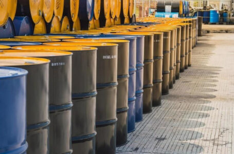 النفط يرتفع بفضل بيانات طلب قوي على الوقود…….     ￼