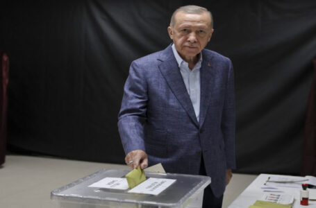 اردوغان يأمل بأن تكون نتيجة الانتخابات “جيدة لمستقبل البلاد”…….     ￼