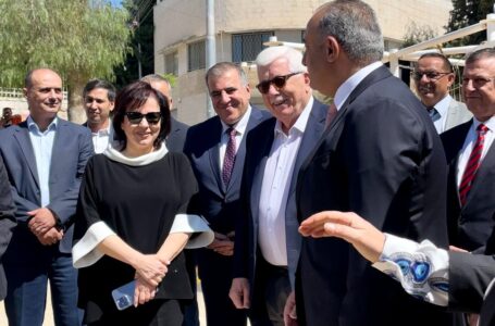 أمين عمان يفتتح حديقة جبل عمان بالشراكة مع بنك الاتحاد ومدرسة الأهلية والمطران