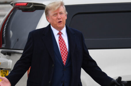 التحقيق في وثائق البيت الأبيض بات يطال ترامب شخصيا……     ￼