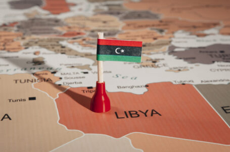 سلطات شرق ليبيا تهدد بفرض حصار على صادرات النفط￼