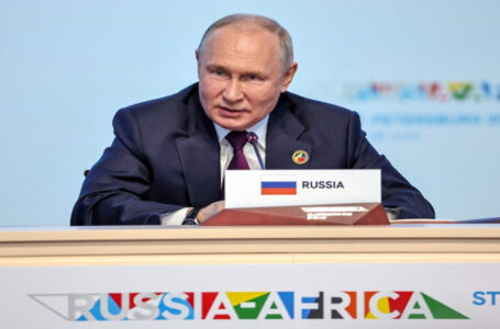 بوتين: روسيا تدرس “بعناية” المقترحات الإفريقية لإنهاء الحرب في أوكرانيا￼