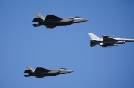 الولايات المتحدة توافق على إرسال مقاتلات إف-16 لأوكرانيا من الدنمارك وهولندا￼