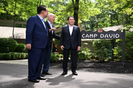 بايدن يسعى لتعزيز العلاقات مع اليابان وكوريا الجنوبية في رسالة إلى الصين￼